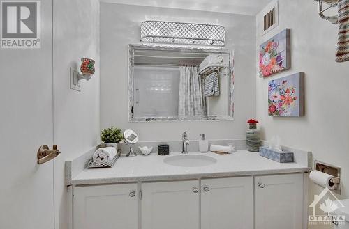 515 St Laurent Boulevard Unit#1408, Ottawa, ON - Indoor Photo Showing Bathroom