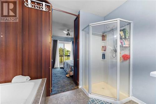 215 June Street, Renfrew, ON - Indoor Photo Showing Bathroom