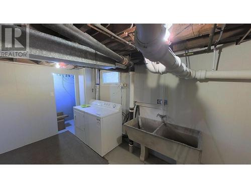 690 Carney Street, Prince George, BC - Indoor Photo Showing Laundry Room