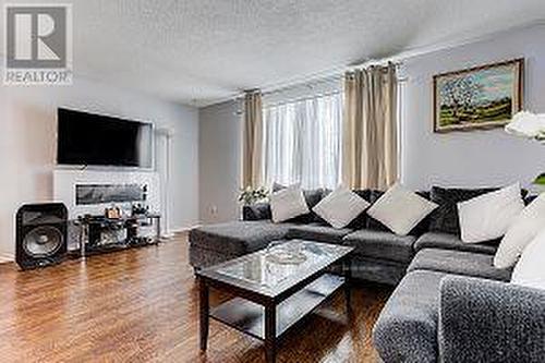 143 Springdale Drive, Barrie (400 North), ON - Indoor Photo Showing Living Room