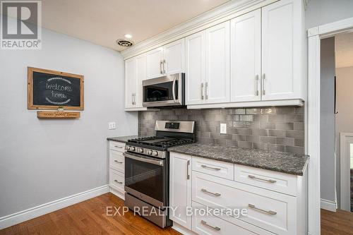 34 Taylor Drive, Prince Edward County (Ameliasburgh), ON - Indoor Photo Showing Kitchen With Upgraded Kitchen