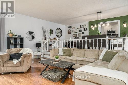 34 Taylor Drive, Prince Edward County (Ameliasburgh), ON - Indoor Photo Showing Living Room