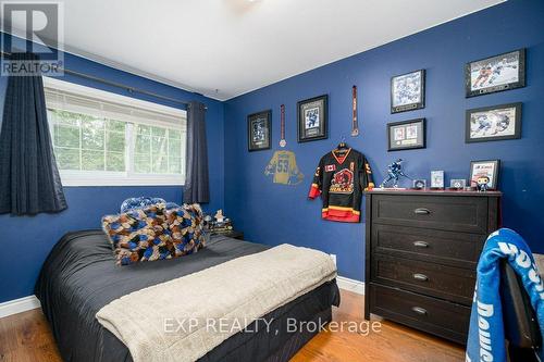 34 Taylor Drive, Prince Edward County (Ameliasburgh), ON - Indoor Photo Showing Bedroom