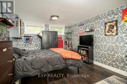 34 Taylor Drive, Prince Edward County (Ameliasburgh), ON - Indoor Photo Showing Bedroom