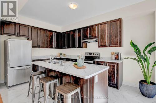 143 Terry Fox Drive, Barrie, ON - Indoor Photo Showing Kitchen