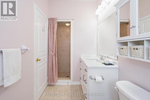 8 Orleans Avenue, Barrie (Innis-Shore), ON - Indoor Photo Showing Bathroom