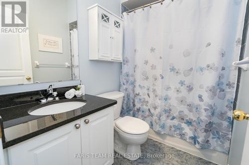 8 Orleans Avenue, Barrie (Innis-Shore), ON - Indoor Photo Showing Bathroom