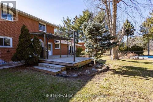 8 Huttonville Drive, Brampton (Huttonville), ON - Outdoor