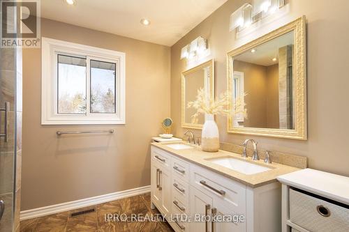 8 Huttonville Drive, Brampton (Huttonville), ON - Indoor Photo Showing Bathroom