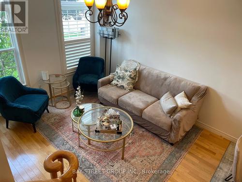 5445 Festival Drive, Mississauga (Churchill Meadows), ON - Indoor Photo Showing Living Room