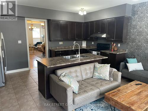 5445 Festival Drive, Mississauga (Churchill Meadows), ON - Indoor Photo Showing Kitchen With Double Sink