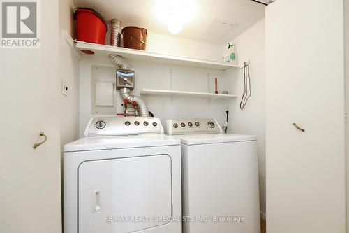 1602 - 820 Burnhamthorpe Road, Toronto (Markland Wood), ON - Indoor Photo Showing Laundry Room