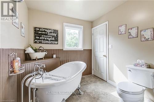 3476 White Road, Port Colborne, ON - Indoor Photo Showing Bathroom