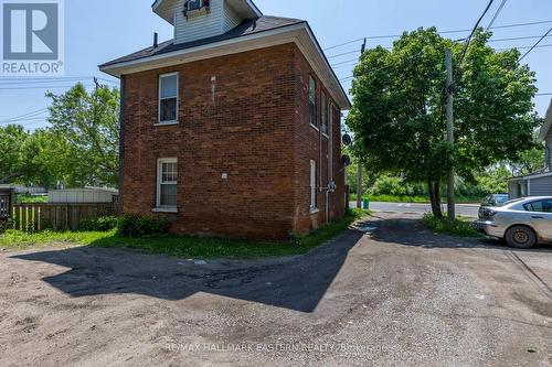 32 Lafayette Avenue, Peterborough (Otonabee), ON - Outdoor