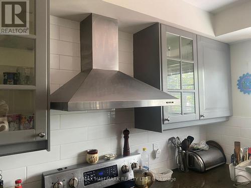 30 Merton Road, Brampton (Brampton North), ON - Indoor Photo Showing Kitchen