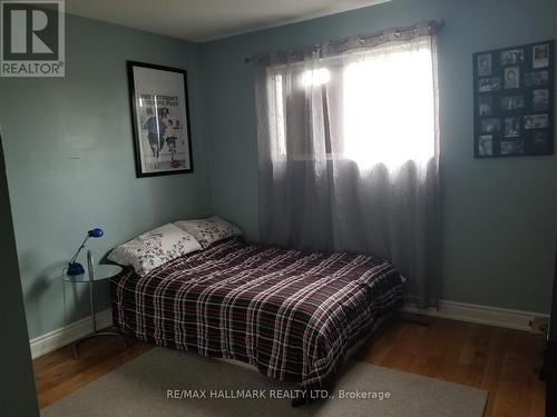 30 Merton Road, Brampton, ON - Indoor Photo Showing Bedroom