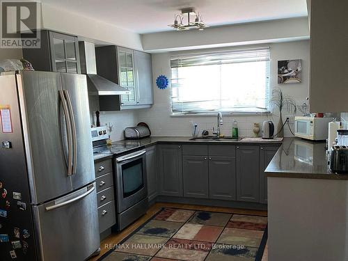 30 Merton Road, Brampton, ON - Indoor Photo Showing Kitchen With Double Sink