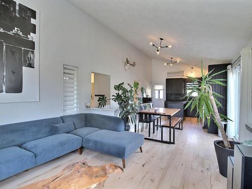 Vue d'ensemble - 3265  - 3267 7E Rue, Val-D'Or, QC - Indoor Photo Showing Living Room