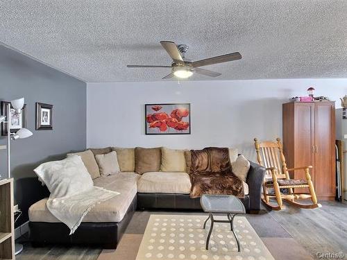 Salon - 3265  - 3267 7E Rue, Val-D'Or, QC - Indoor Photo Showing Living Room