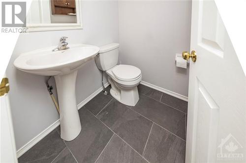 274 Deercroft Avenue, Ottawa, ON - Indoor Photo Showing Bathroom