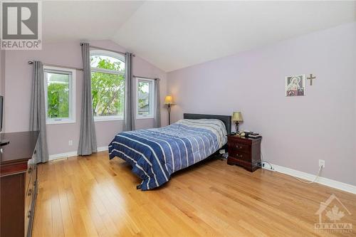 274 Deercroft Avenue, Ottawa, ON - Indoor Photo Showing Bedroom