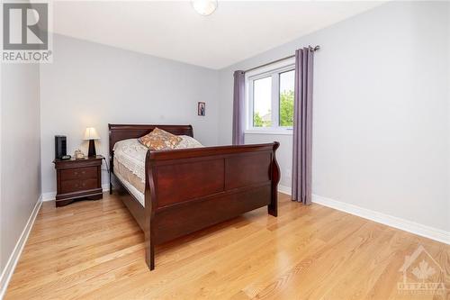 274 Deercroft Avenue, Ottawa, ON - Indoor Photo Showing Bedroom