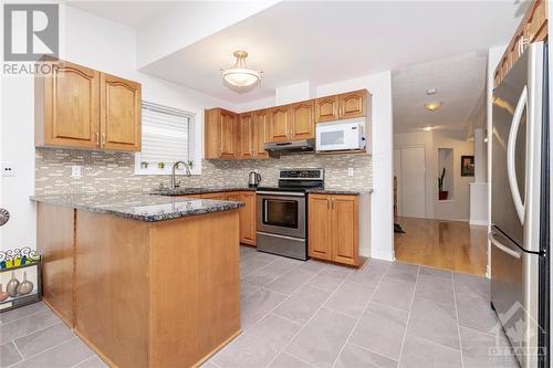 274 Deercroft Avenue, Ottawa, ON - Indoor Photo Showing Kitchen