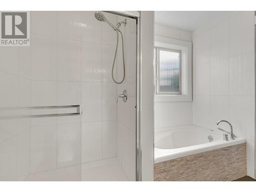 3167 Maurice Drive, Prince George, BC - Indoor Photo Showing Bathroom