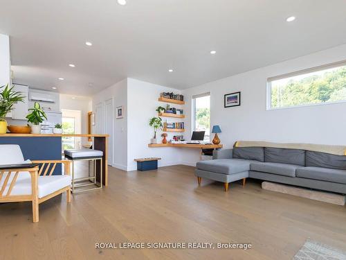 D78-7 Brimley Rd S, Toronto, ON - Indoor Photo Showing Living Room