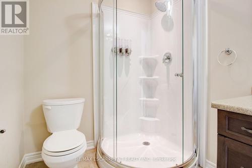 6411 Shapton Crescent, Niagara Falls, ON - Indoor Photo Showing Bathroom