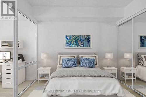 609 - 44 Gerrard Street, Toronto, ON - Indoor Photo Showing Bedroom