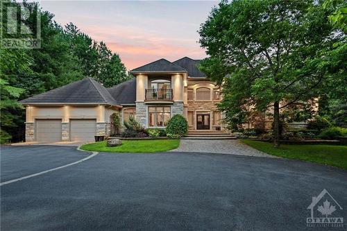 5800 Queenscourt Crescent, Ottawa, ON - Outdoor With Balcony With Facade