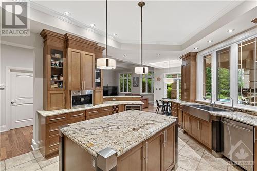 5800 Queenscourt Crescent, Ottawa, ON - Indoor Photo Showing Kitchen With Double Sink With Upgraded Kitchen