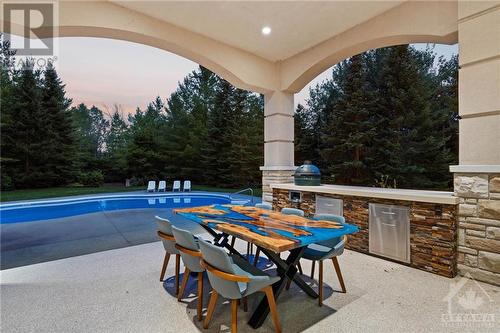 5800 Queenscourt Crescent, Ottawa, ON - Outdoor With In Ground Pool