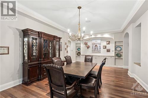 5800 Queenscourt Crescent, Ottawa, ON - Indoor Photo Showing Dining Room