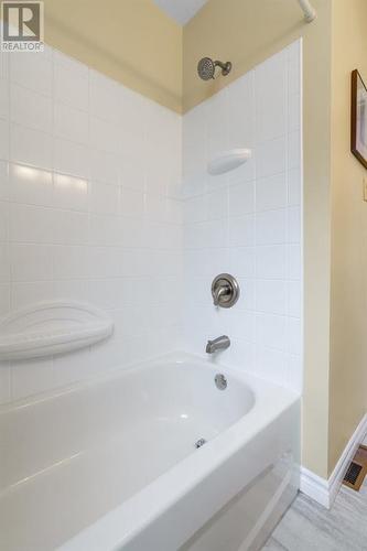 417 Danis Avenue W, Cornwall, ON - Indoor Photo Showing Bathroom