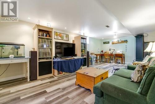 417 Danis Avenue W, Cornwall, ON - Indoor Photo Showing Living Room