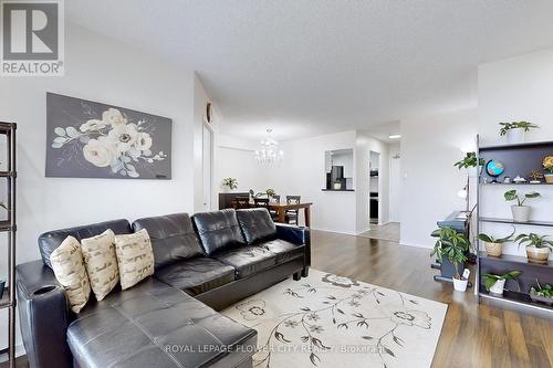 1118 - 3 Greystone Walk Drive W, Toronto, ON - Indoor Photo Showing Living Room