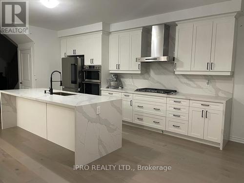 3088 Paperbirch Trail, Pickering, ON - Indoor Photo Showing Kitchen With Upgraded Kitchen