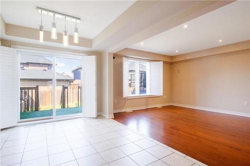 6411 Shapton Crescent, Niagara Falls, ON - Indoor Photo Showing Other Room