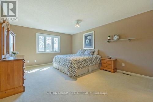 34 - 14 Doon Drive, London, ON - Indoor Photo Showing Bedroom