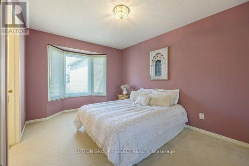 34 - 14 Doon Drive, London, ON - Indoor Photo Showing Bedroom