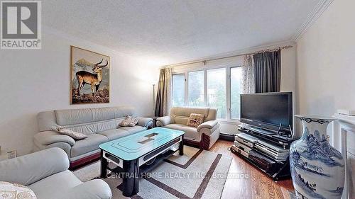 40 Sumner Heights Drive, Toronto (Bayview Village), ON - Indoor Photo Showing Living Room