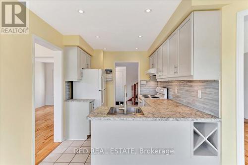 41 Macmillan Crescent, Barrie (Painswick North), ON - Indoor Photo Showing Kitchen