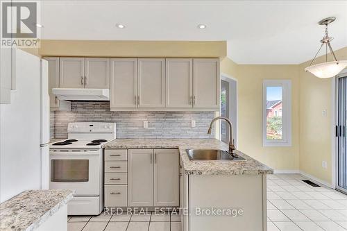 41 Macmillan Crescent, Barrie (Painswick North), ON - Indoor Photo Showing Kitchen