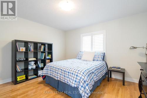 28 Camelot Square, Barrie (Innis-Shore), ON - Indoor Photo Showing Bedroom