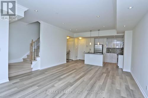 147 - 50 Carnation Avenue, Toronto (Long Branch), ON - Indoor Photo Showing Kitchen