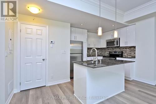 147 - 50 Carnation Avenue, Toronto (Long Branch), ON - Indoor Photo Showing Kitchen With Upgraded Kitchen