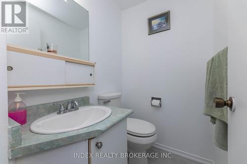 15 Franca Crescent, Toronto (Mount Olive-Silverstone-Jamestown), ON - Indoor Photo Showing Dining Room