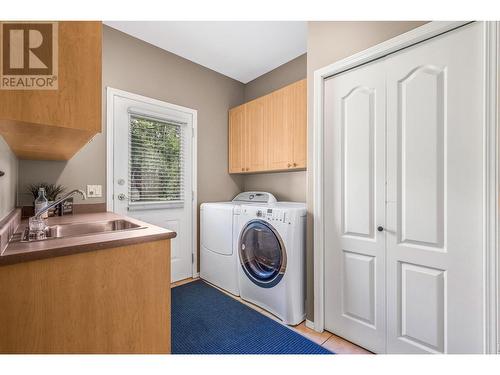 661 Mt. York Drive, Coldstream, BC - Indoor Photo Showing Laundry Room